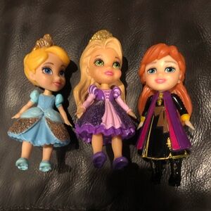 Jakks pacific Disney doll figures - Anna, Cinderella, rapunzle